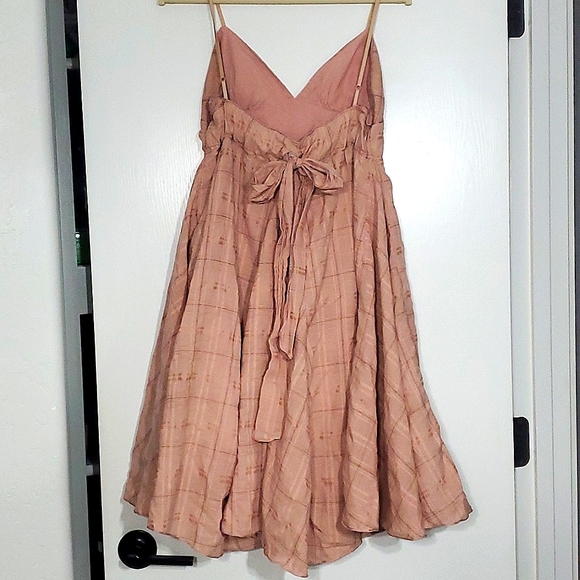 MAX Studio Flowing Dress - Picture 4 of 4